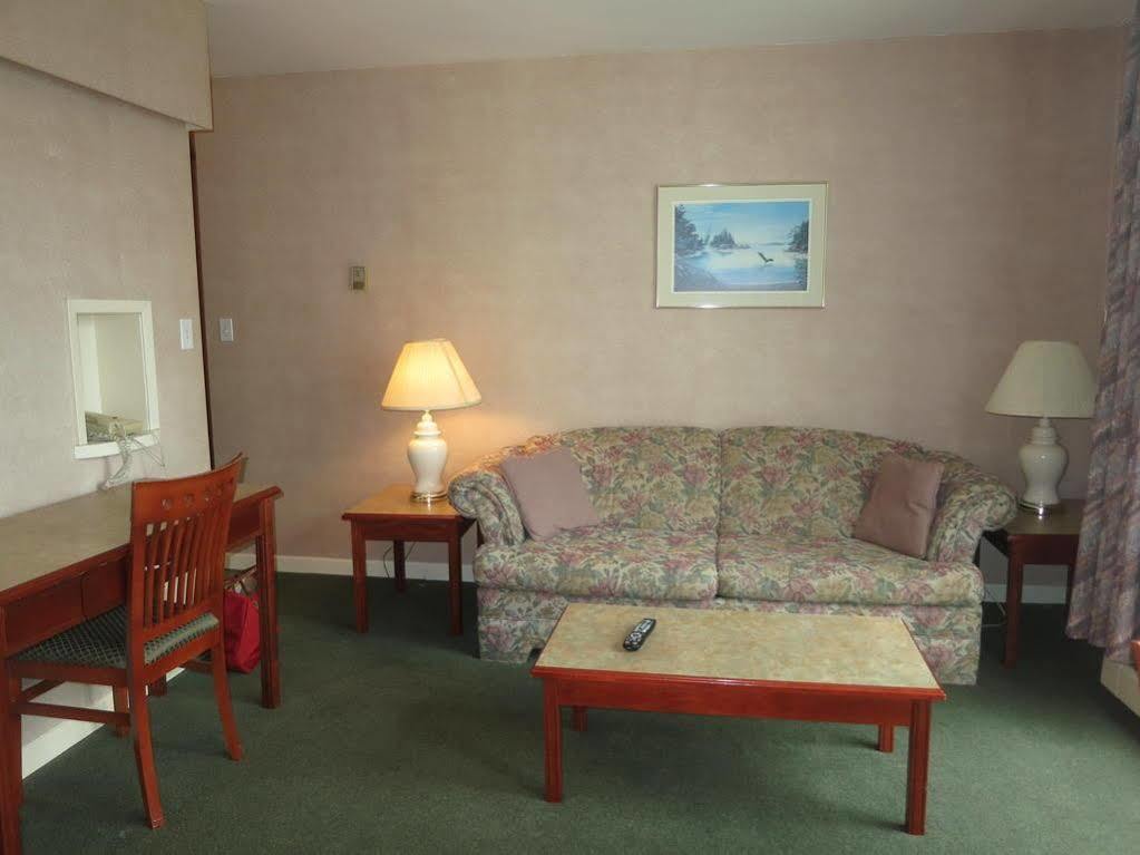 Tropicana Suite Hotel Vancouver Buitenkant foto